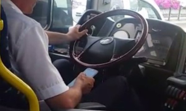 Yolcu cep telefonuyla gizlice o anları kaydetti