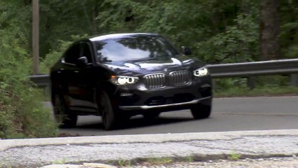 BMW X4 xDrive30i xLine Driving in the country