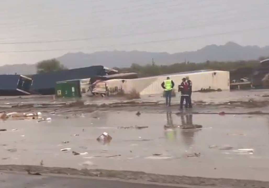 Emergency Services Respond to Train Derailment in Arizona