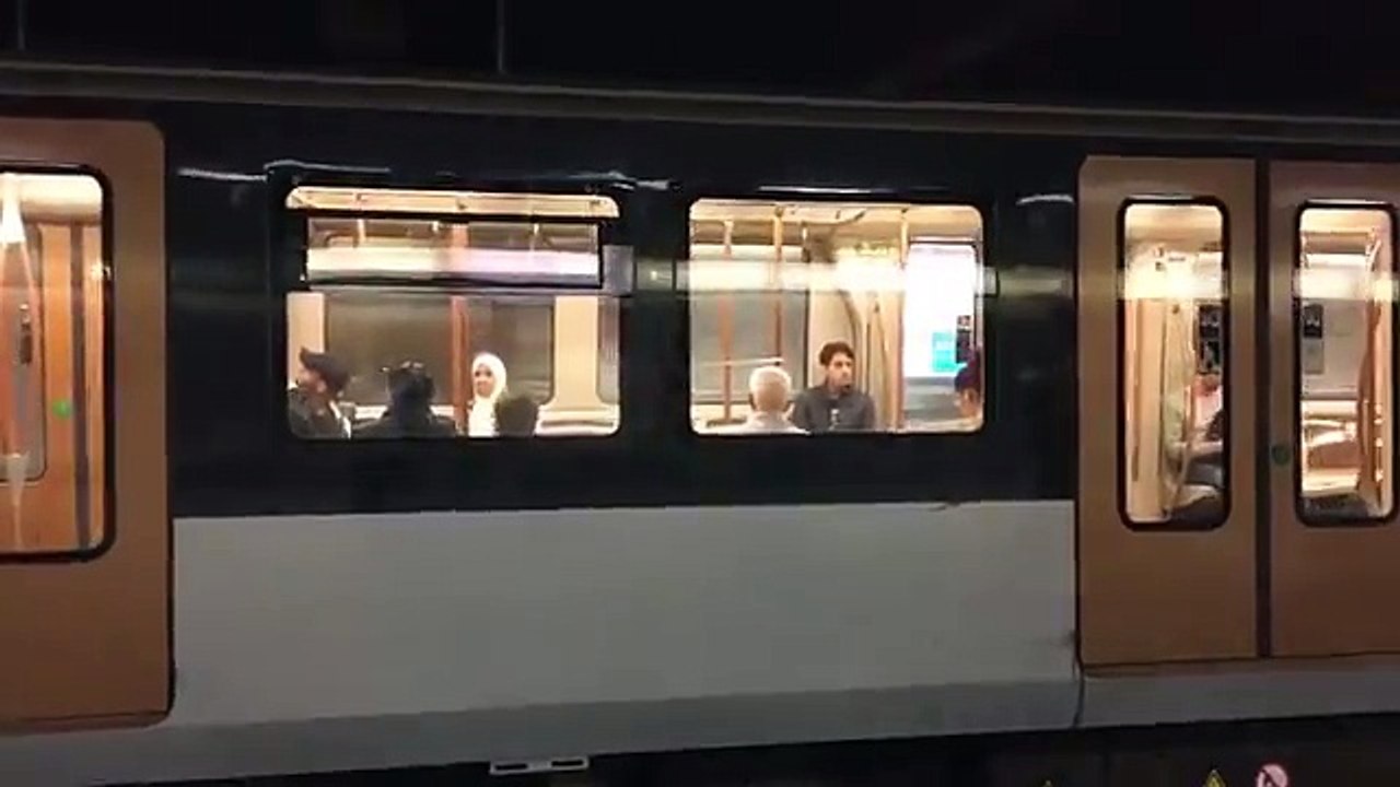 Les Bleus en finale du Mondial: Après la victoire de la France contre la Belgique, la chanson "Tous ensemble" de Johnny Hallyday est diffusée dans le métro bruxellois