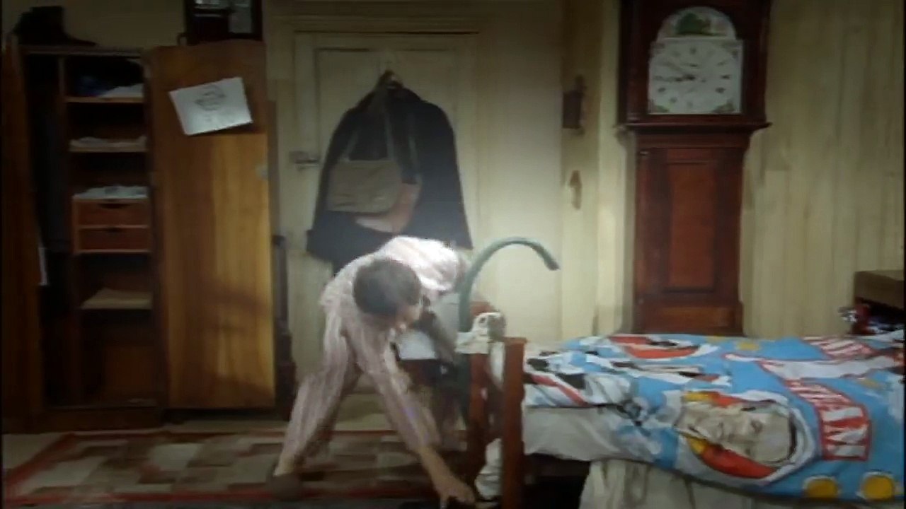 Mr Bean 06 - The Trouble With Mr Bean