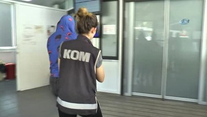 Adnan Oktar'ın 'Kediciği' Bodrum'da Güneşlenirken Gözaltına Alındı