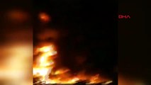 İran'da Yakıt Tankeri Yolcu Otobüsüyle Çarpıştı 13 Ölü