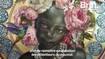 Sur des peintures iconiques, elle remplace des hommes blancs par des femmes noires