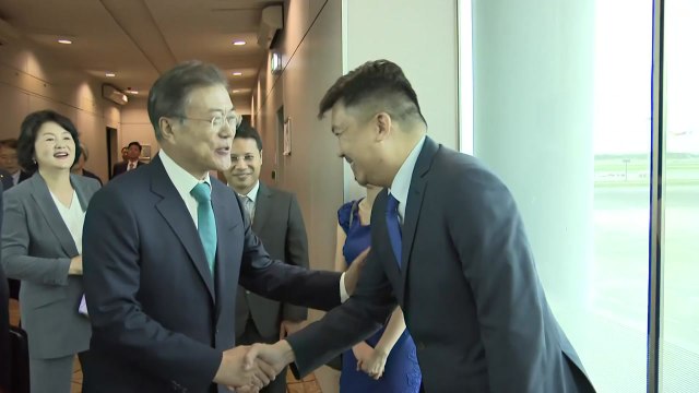 문재인 대통령, 싱가포르 도착...내일 정상회담 / YTN