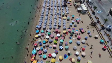 Altınkum'da adım atacak yer kalmadı, tatilciler havadan görüntülendi