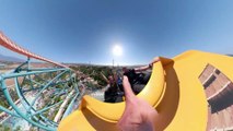 Los Angeles : Un homme filme le tour de montagnes russes en 360° !