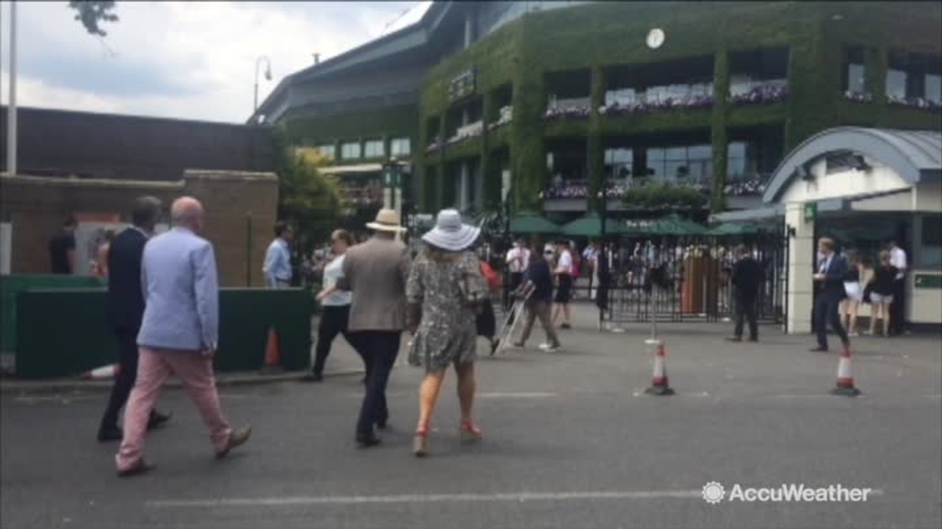 ⁣Scorching heat continues for final days of Wimbledon