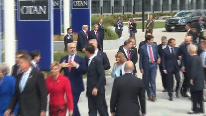 - Erdoğan ve Trump aile fotoğrafına birlikte geldi- Atak helikopteri NATO zirvesinde