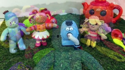 NOO NOO Hosts TELETUBBIES Toy Tea Party!
