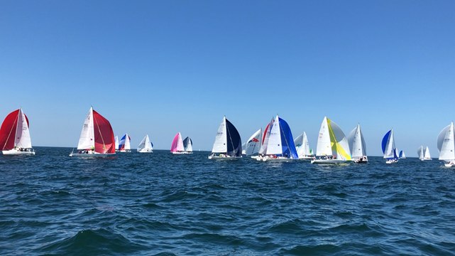 Reportage dans la baie des Sables lors d’une régate du Mondial J80