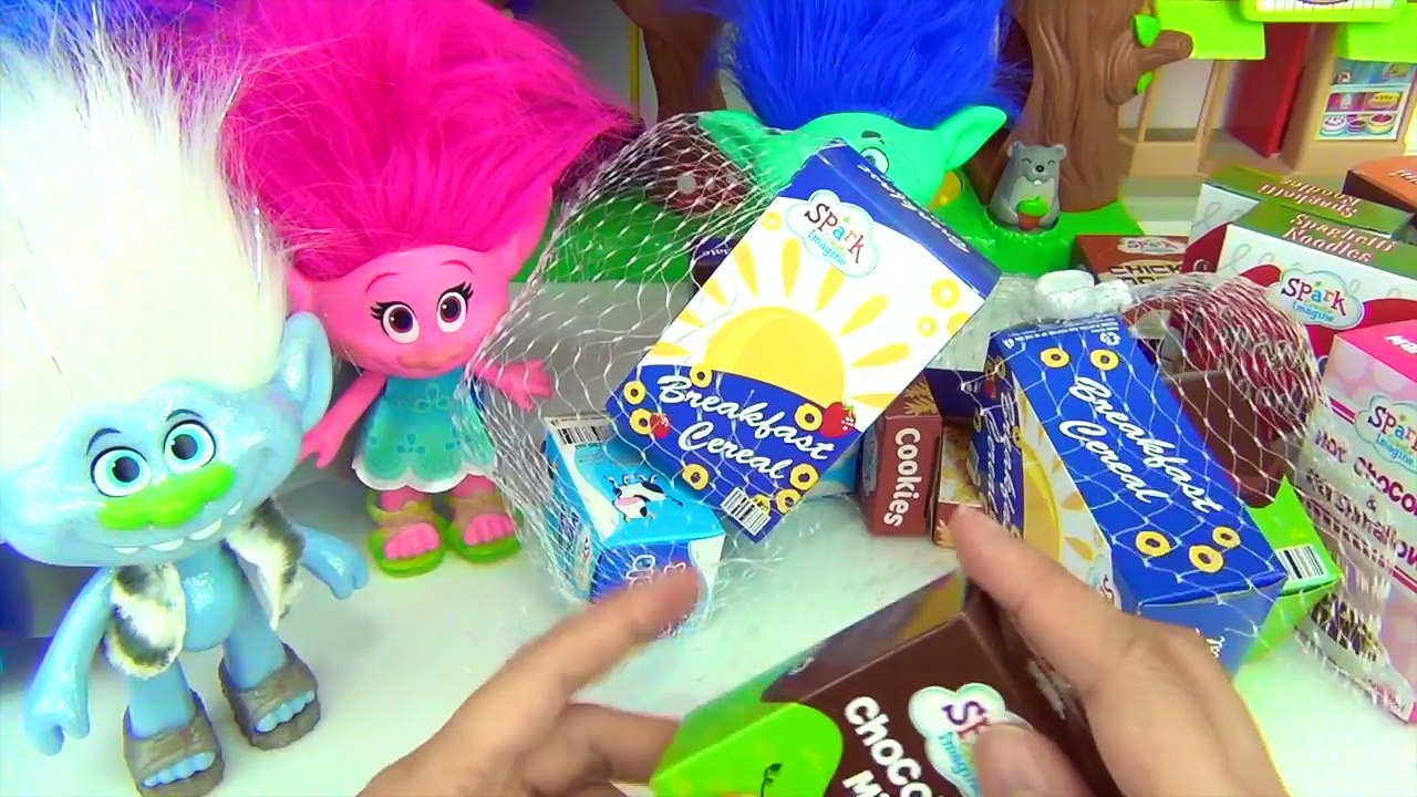 TROLLS Wal-mart Cart Grocery Sale with Poppy | Toys Unlimited