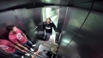 BROMA EN EL ASCENSOR (DIARREA)