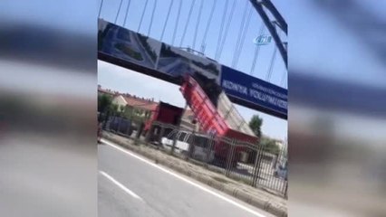 Kamyon Dorsesi Üst Geçide Takıldı