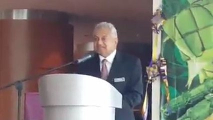 AG Tommy Thomas speaks Malay to cheering crowd