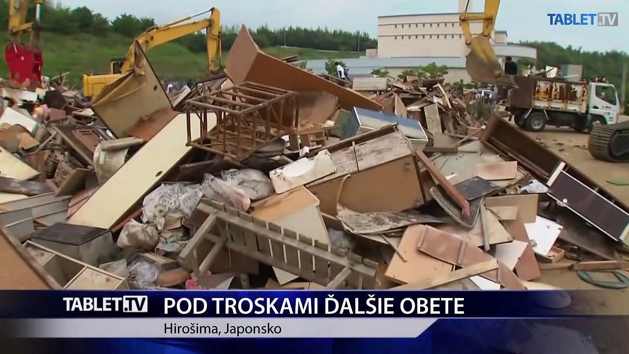 Pod troskami domov našli po záplavách v Japonsku ďalšie obete, ich počet je viac ako 200