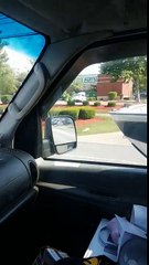 بالفيديو: قارب حقيقي يسير على الشارع في أمريكا!