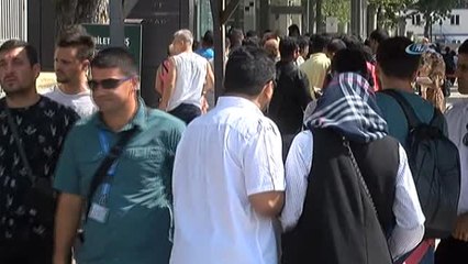 İstanbul Tatiliyle Ödüllendirilen Hintli Çalışanlar Tarihi Yarımadaya Akın Etti