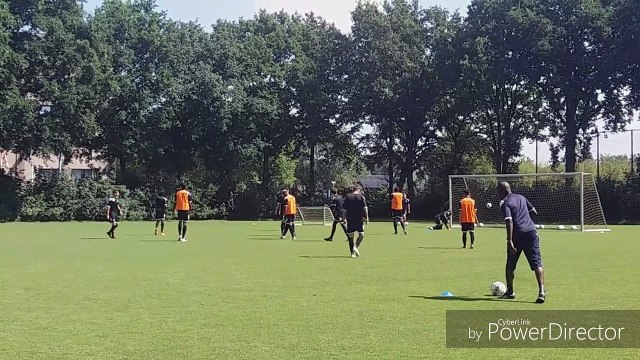 Les Zèbres à Mierlo - jour 6: entraînement décontracté au lendemain et à la veille d'un match amical