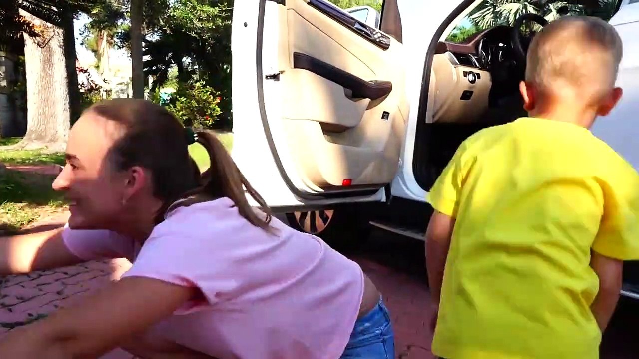 Bad Baby Уехали на Машине Родителей Bad Kids Driving Parents Car in Real Life Compilation (SKIT)