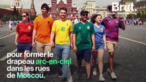 En Russie, un drapeau arc-en-ciel peu ordinaire pour dénoncer la répression subie par les homosexuels