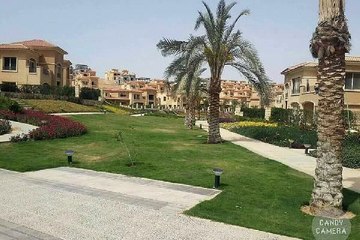 للبيع شقه بالتقسيط فى ستون بارك القاهره الجديده 140 متر