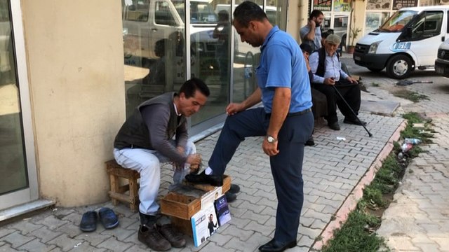 Ayakkabı boyacısı yazar gözünü sinemaya dikti