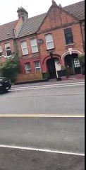 L'escorte de Donald Trump à Londres : Impressionnant !