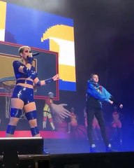 katy perry and Backpack Kid - Swish Swish - live