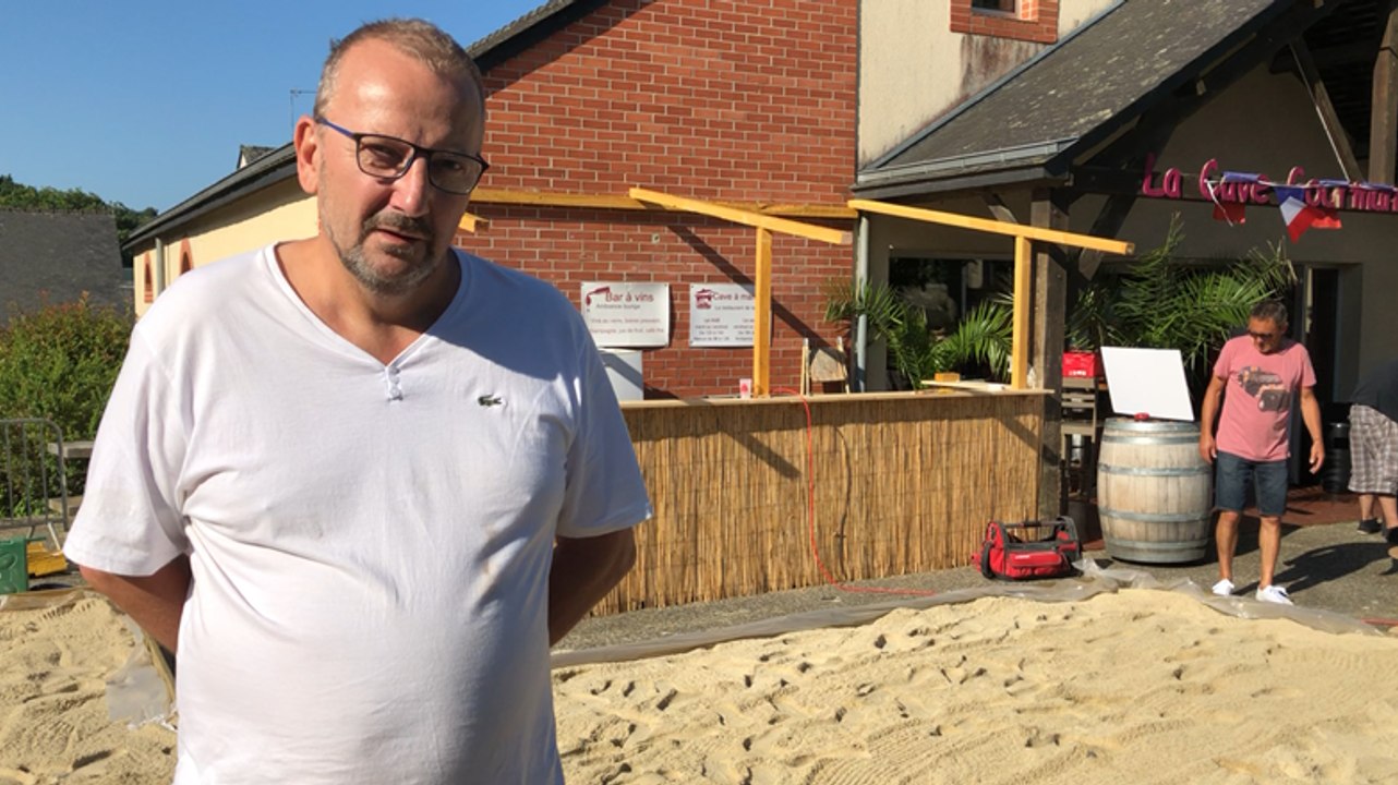 A Saint-Aubin d’Aubigné, une plage livrée par camion