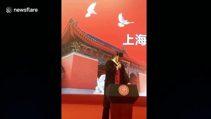 Download Video: NBA legend Yao Ming graduates from university after seven years