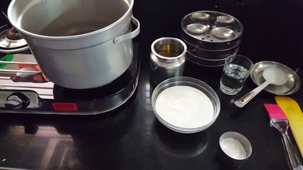 Plain Idli Recipe in Hindi - प्लैइन इडली रेसिपी इन हिन्दी