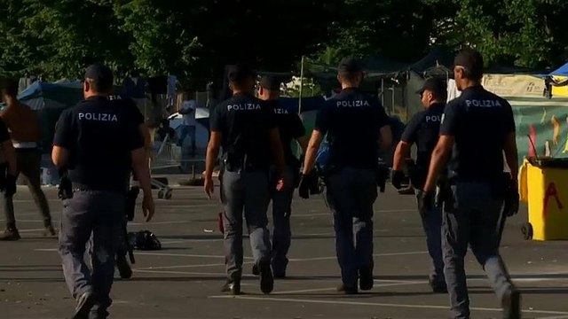 Controlli e sgomberi attorno alla stazione Tiburtina di Roma