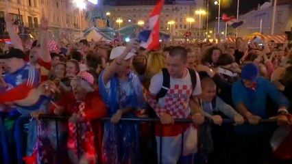 Video herunterladen: NO COMMENT: Zagreb ao rubro com os croatas na final