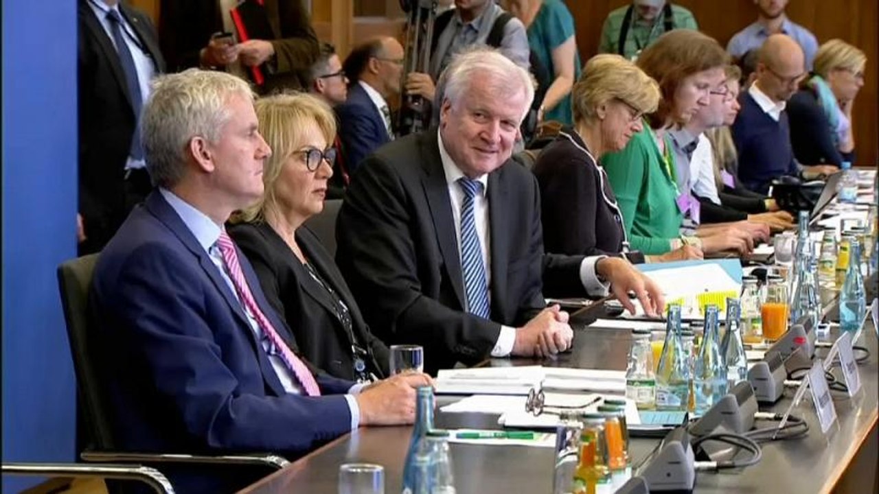 Nach Suizid in Kabul: erhöhter Druck auf Seehofer