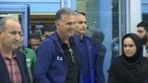 استقبال «قهرمانانه» از کی‌روش و فوتبالیستهای تیم ملی در فرودگاه امام