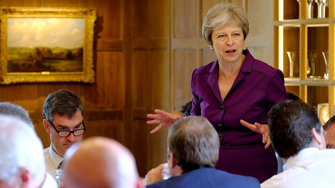 Brexit: «Τέλος στην ελεύθερη μετακίνηση» δηλώνε...