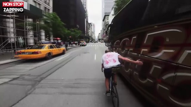 New York : Deux cyclistes roulent à toute vitesse en prenant de gros risques (vidéo)