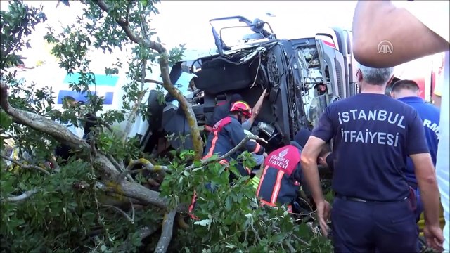 Silivri'de beton mikseri devrildi: 1 ölü, 1 yaralı - İSTANBUL
