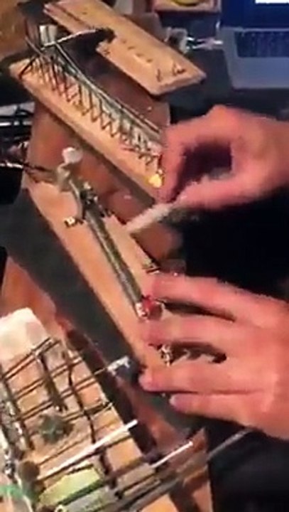 Un instrument fait maison pour faire de la musique électro