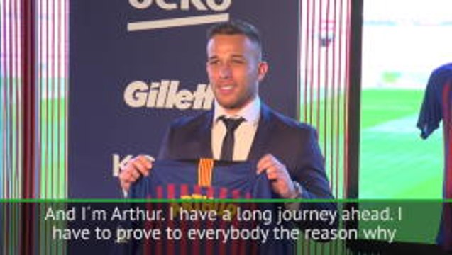 I'm not Xavi or Iniesta, I'm Arthur - Barcelona's new signing