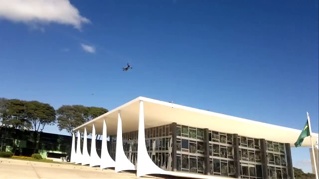 High Speed Fly By-Caças mirage 2000 da FAB estoura vidros em Brasília -Brasil