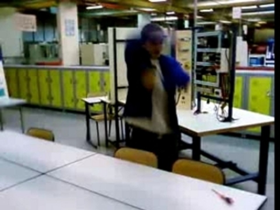 PARODIE DE TECKTONIK