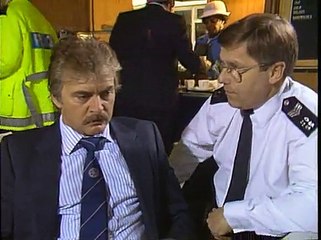 The Bill S5E24 Intuition