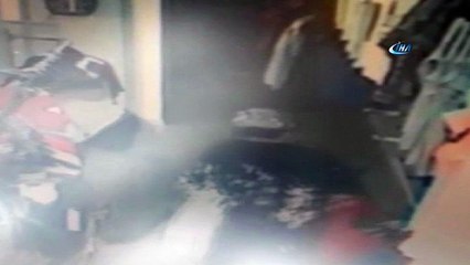 Yangının tüpü ile camı kıran elbise hırsızları kamerada