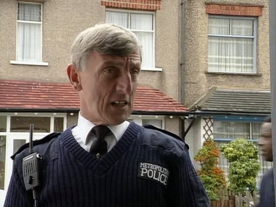 The Bill S10e75 Gate Fever