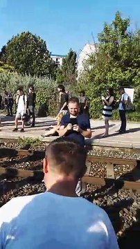 Furieux contre la SNCF, des usagers ont envahi ce matin les voies des trains en gare de Riquier à Nice