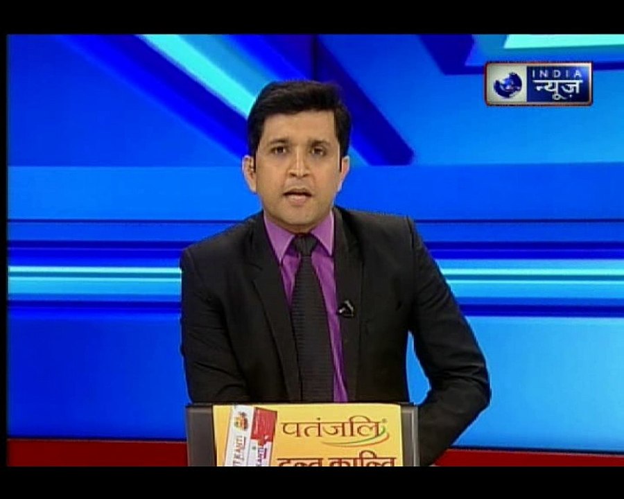 गुजरात के सूरत में स्कूल के बच्चों से भरी वैन म...