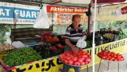 Bu tezgahta şehit ailelerine her şey ücretsiz