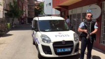 Bursa'da Dehşet...silahla Annesini Rehin Alıp, Polislere Ateş Açtı